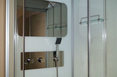 Душ. каб. Parly BMM86 (85x85*215)сред. поддон, проз. Перед и белое зад. стекла, огром. встр.зер-ло,смес-ль, верх.душ, руч.душ, пол-ка, ролик верх. 2ой ниж.1-ый, бел.ручка, слив-перелив,- магн.45° (вид 5) Душ. каб. Parly BMM86 (85x85*215)сред. поддон, проз. Перед и белое зад. стекла, огром. встр.зер-ло,смес-ль, верх.душ, руч.душ, пол-ка, ролик верх. 2ой ниж.1-ый, бел.ручка, слив-перелив,- магн.45° (фото, вид 5)