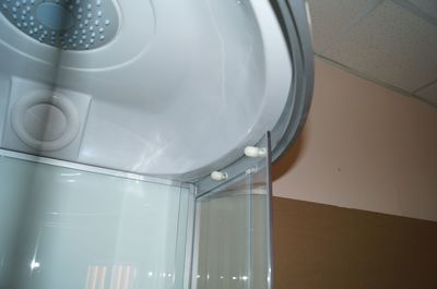 Душ. каб. Parly BMM86 (85x85*215)сред. поддон, проз. Перед и белое зад. стекла, огром. встр.зер-ло,смес-ль, верх.душ, руч.душ, пол-ка, ролик верх. 2ой ниж.1-ый, бел.ручка, слив-перелив,- магн.45° (вид 6) Душ. каб. Parly BMM86 (85x85*215)сред. поддон, проз. Перед и белое зад. стекла, огром. встр.зер-ло,смес-ль, верх.душ, руч.душ, пол-ка, ролик верх. 2ой ниж.1-ый, бел.ручка, слив-перелив,- магн.45° (фото, вид 6)