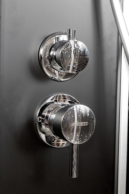   L810     BLACK (,  26)