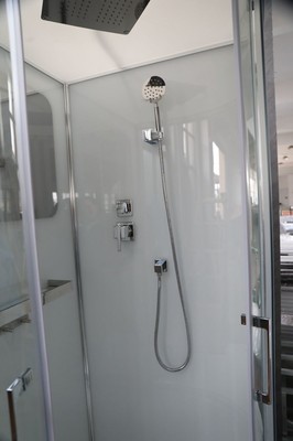 VIVA101 (100x100x215)     ,    6 mm.,  5 mm,   Ceruttispa (,  1)