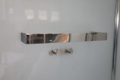 VIVA101 (100x100x215)     ,    6 mm.,  5 mm,   Ceruttispa (,  4)