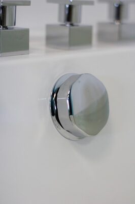 Ванна акриловая гидромассажная Cerutti SPA C-454A (1700x1200x580) (вид 7) Ванна акриловая гидромассажная Cerutti SPA C-454A (1700x1200x580) (фото, вид 7)